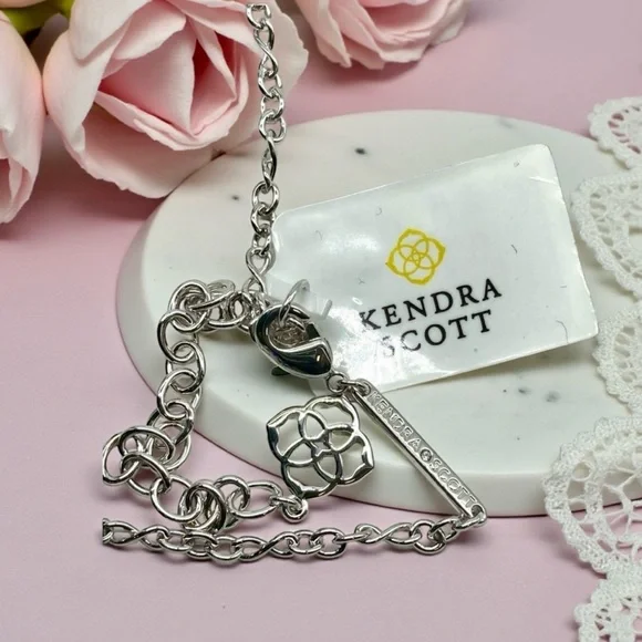 New! Kendra Scott Kyla Flower Pendant Necklace – Silver Rhodium/Pink Cat’s Eye Necklaces